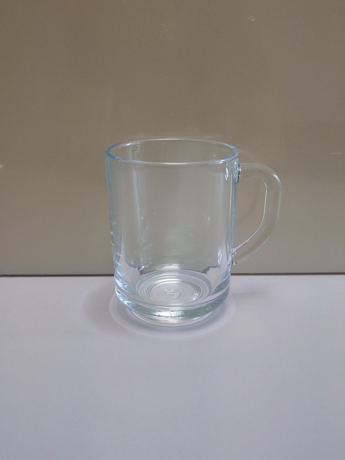 Hrnek sklo 0,25 ucho